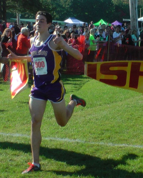 Image of the Bill DeLude Boys Varsity race winner Pat Murphy from Duanesburg